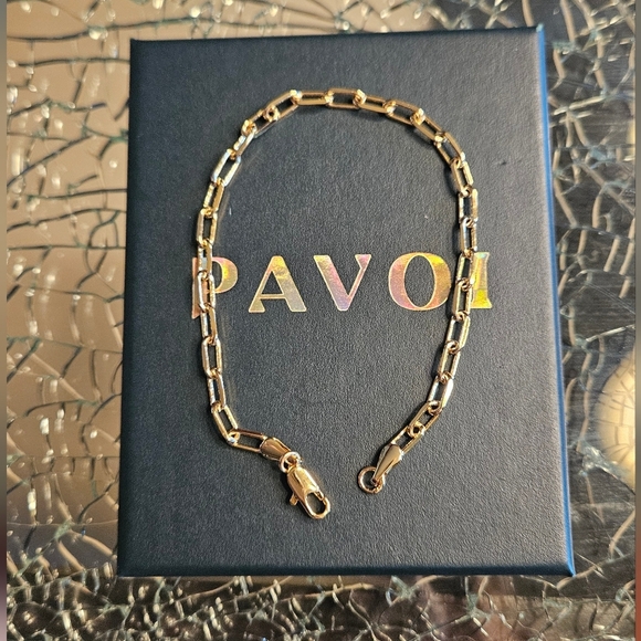 Gold Paperclip Chain Bracelet - Picture 2 of 4